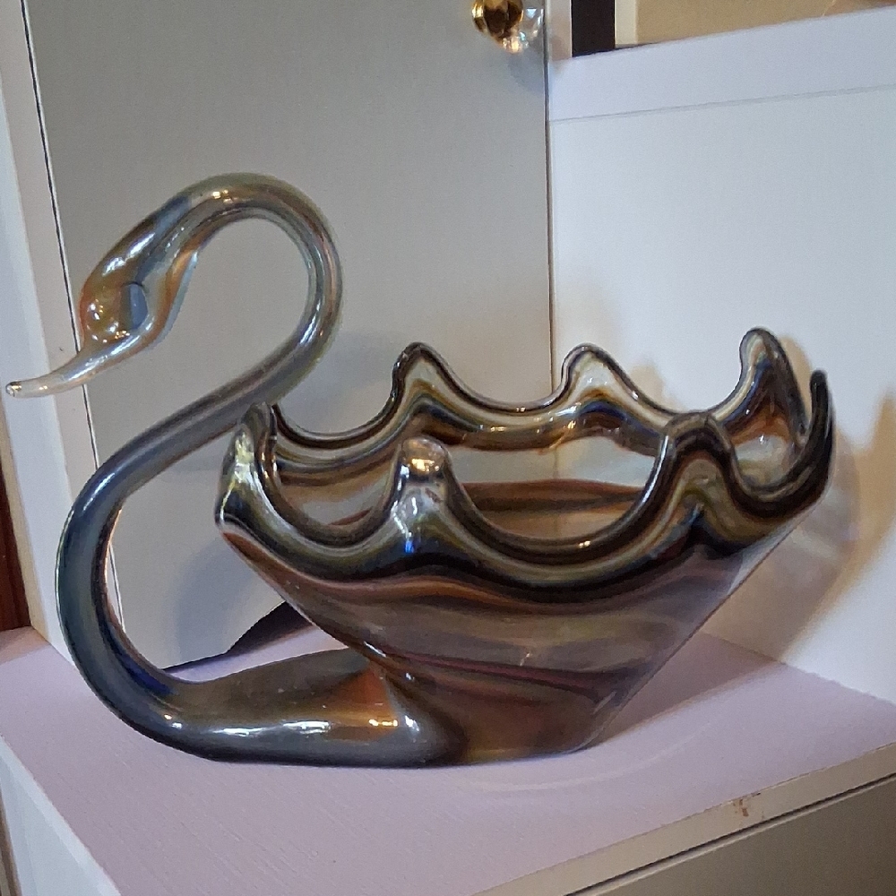 Artistic Ceramic Swan Bowl - Iridescent Gray